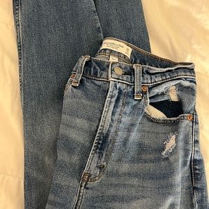 Abercrombie & Fitch The Ankle Straight Ultra High Rise